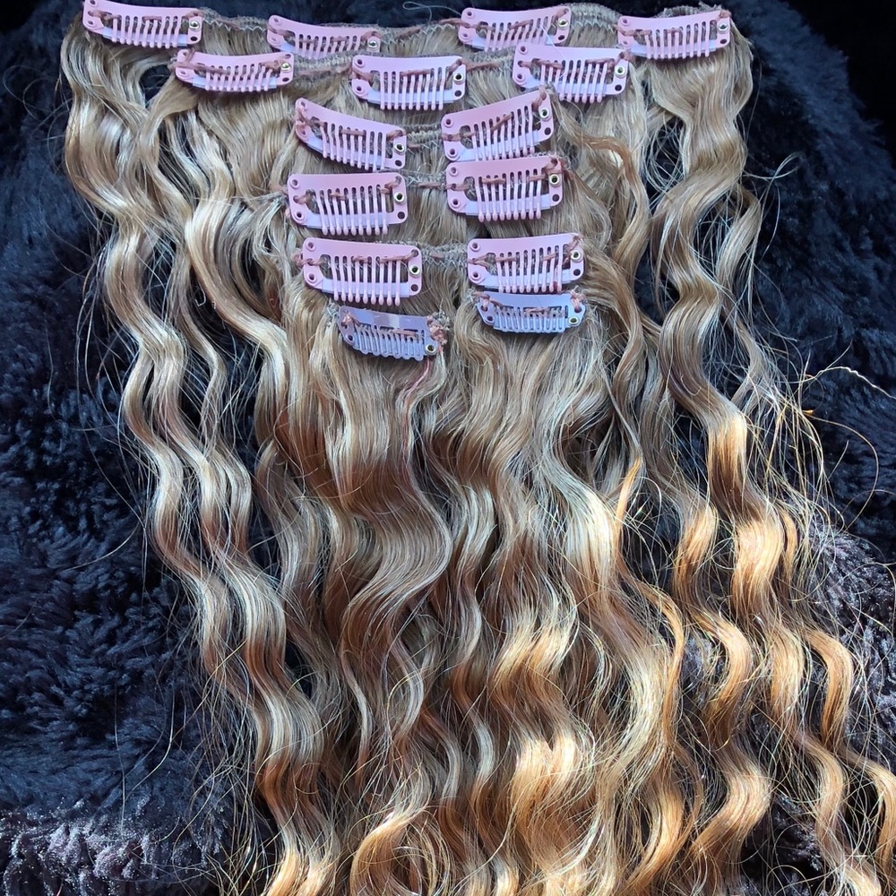 22 High quality human hair 7 piece clip on Blonde